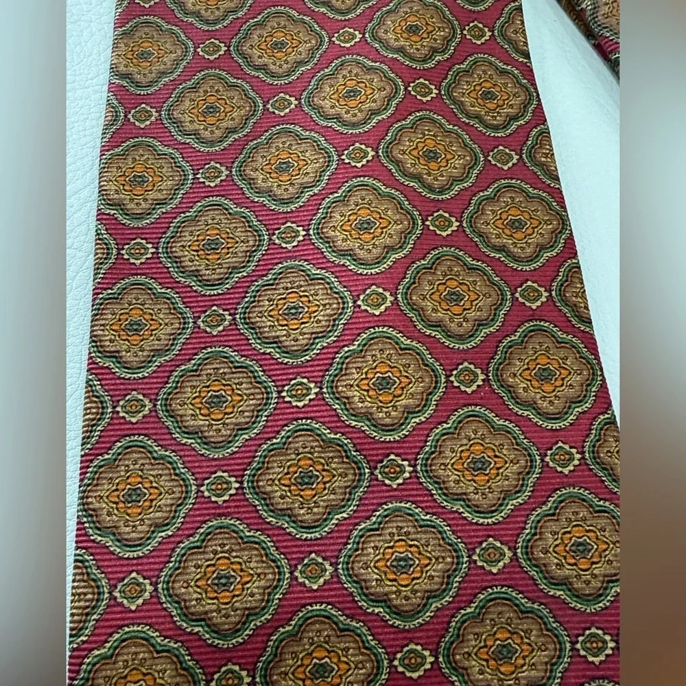 Brooks Brothers Makers Designer Necktie Burgundy Geometric Silk Made USA Italy